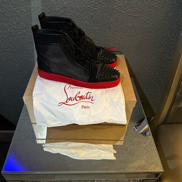 Like new Christian Louboutin Lou Spikes Orlato Flat - calf leather - Picture 1 of 7